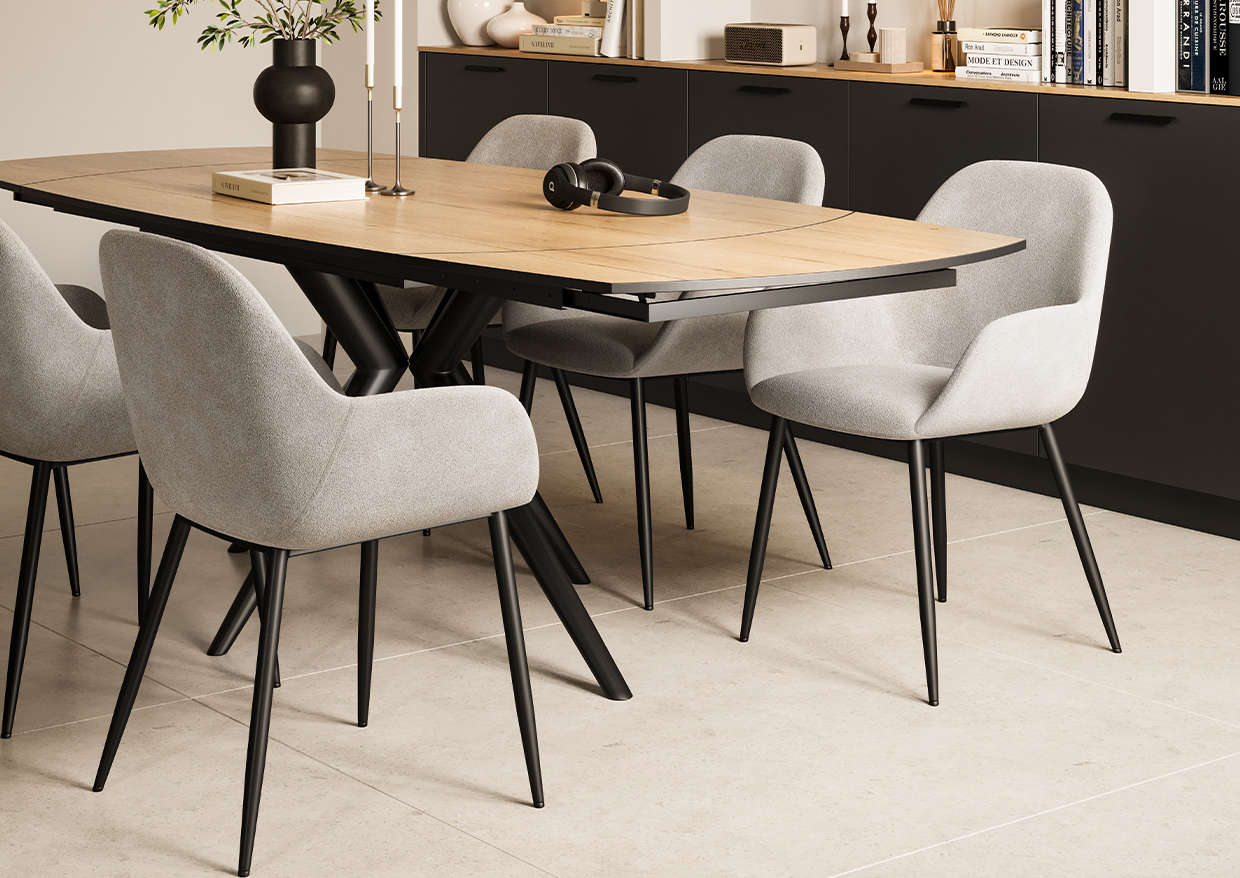 Table 6 à 8 personnes bois et noir